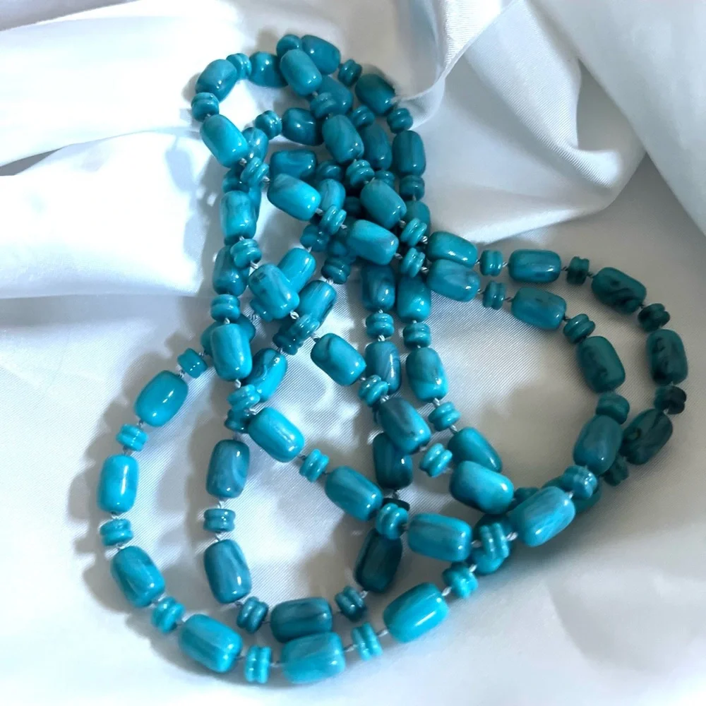 NECKLACE TURQUOISE BEADED Continuous Strand of Multi Sized beads NWT